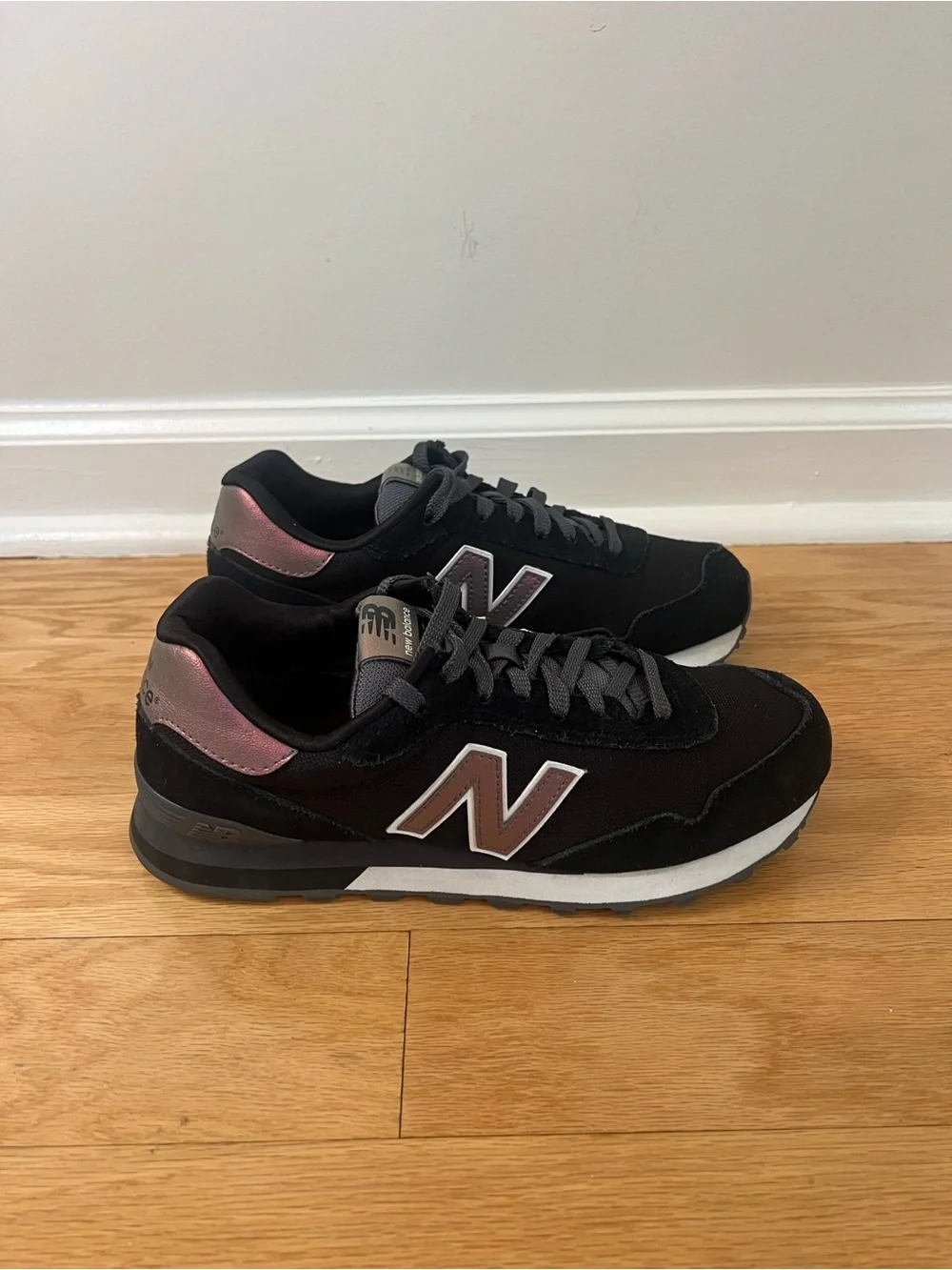 New Balance 515 Women’s Sneakers in Black/Pink Iridescent WL515CSD